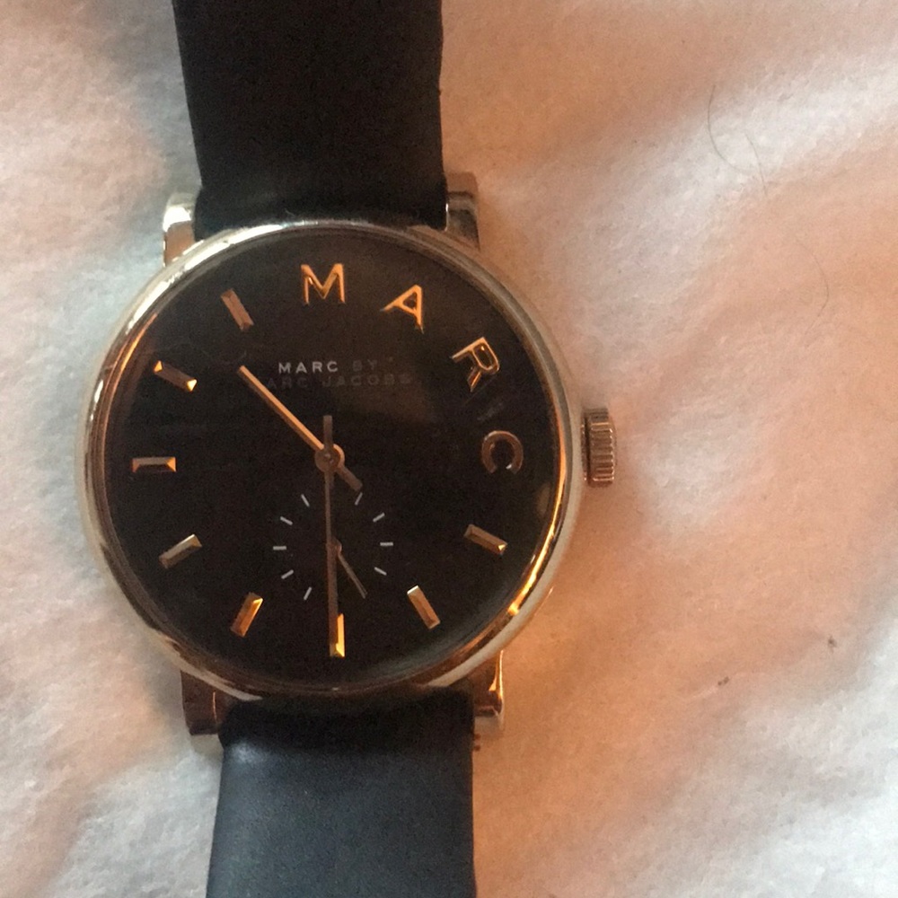 Marc Jacobs Watch - Picture 2 of 4